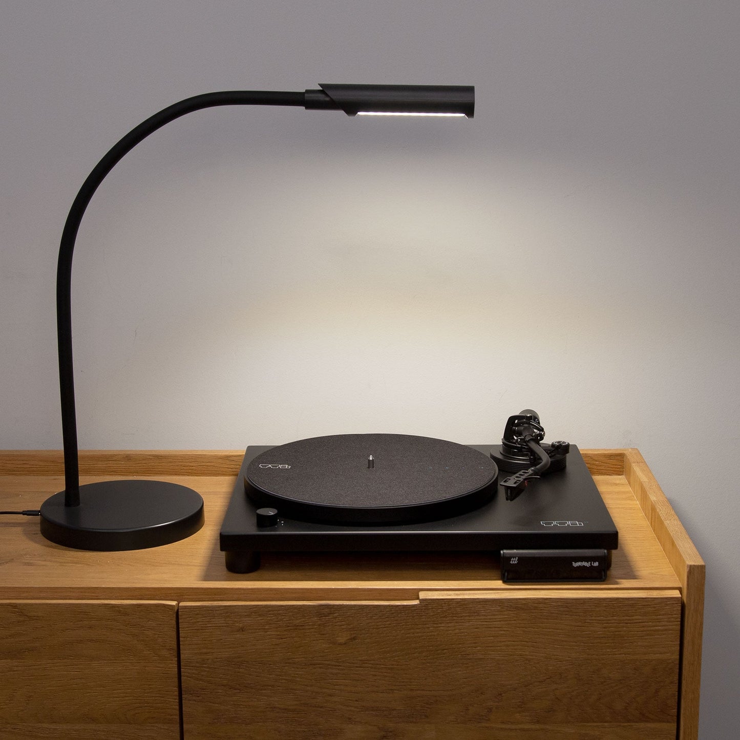 Reliable Corp.: UberLight Flex Turntable Lamp - Black / Tabletop Model