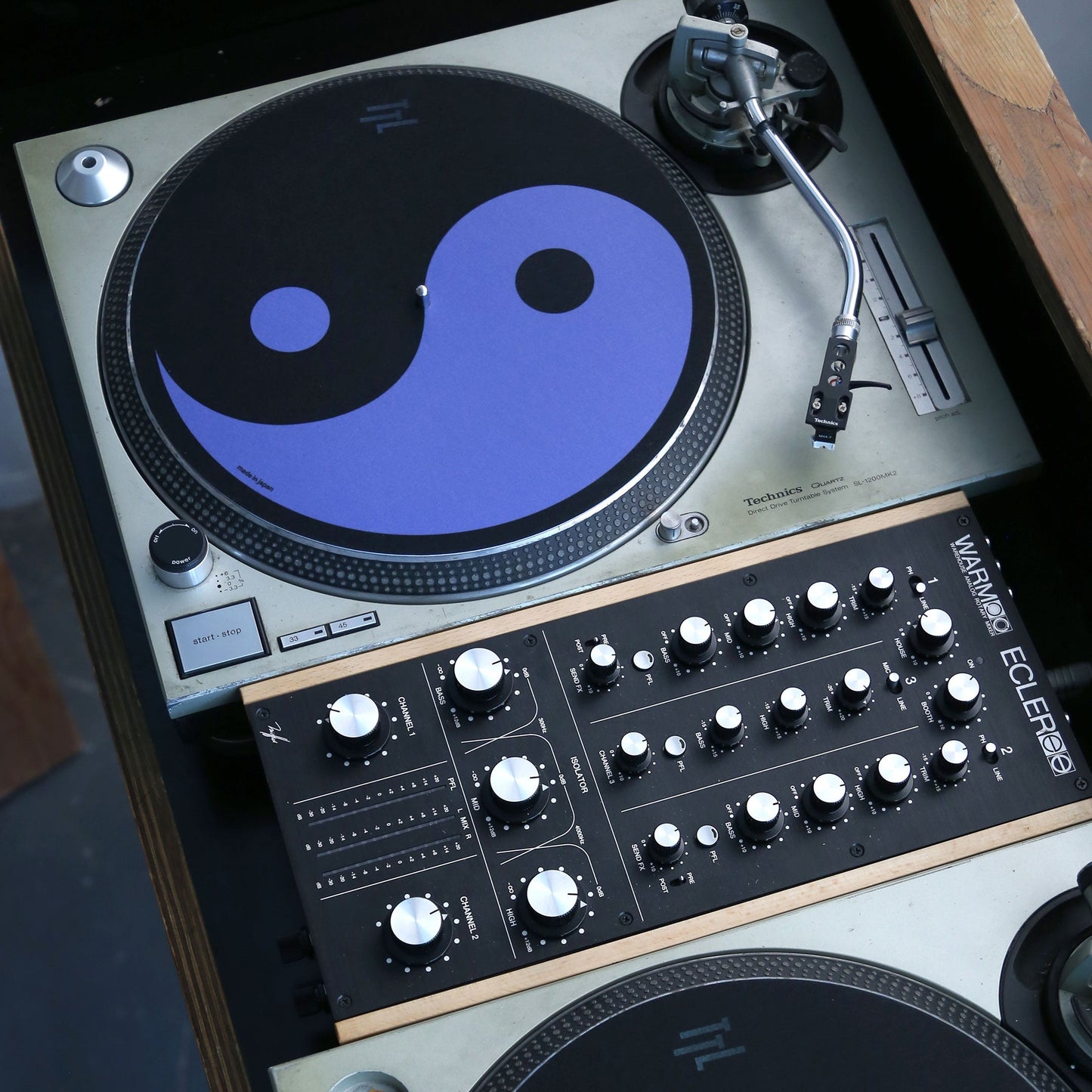 Turntable Lab: Dr. Suzuki Record Mat - Dark Mode