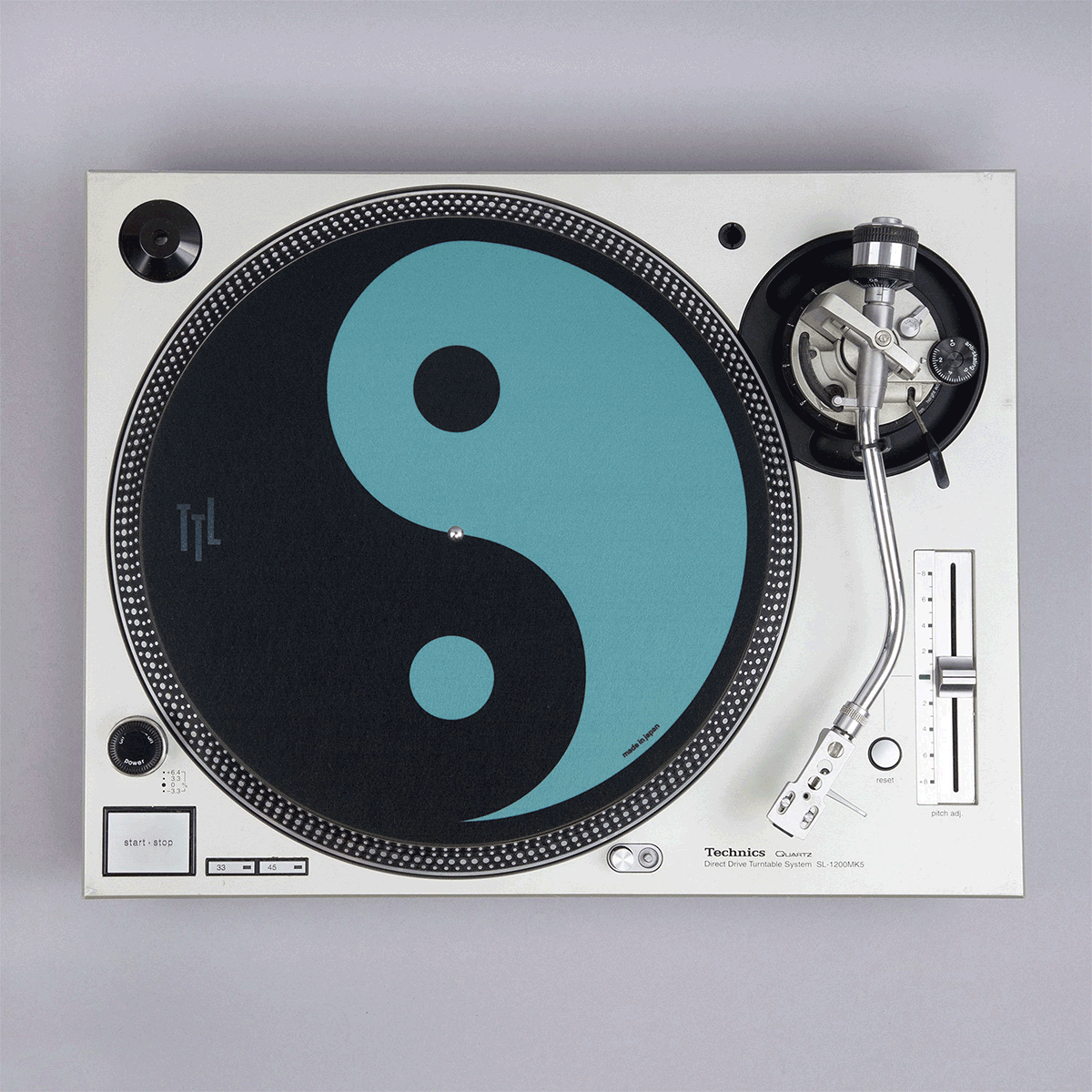 Turntable Lab: Dr. Suzuki Record Mat - Dark Mode