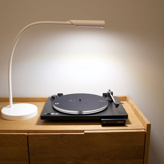 Reliable Corp.: UberLight Flex Turntable Lamp - White / Tabletop Model